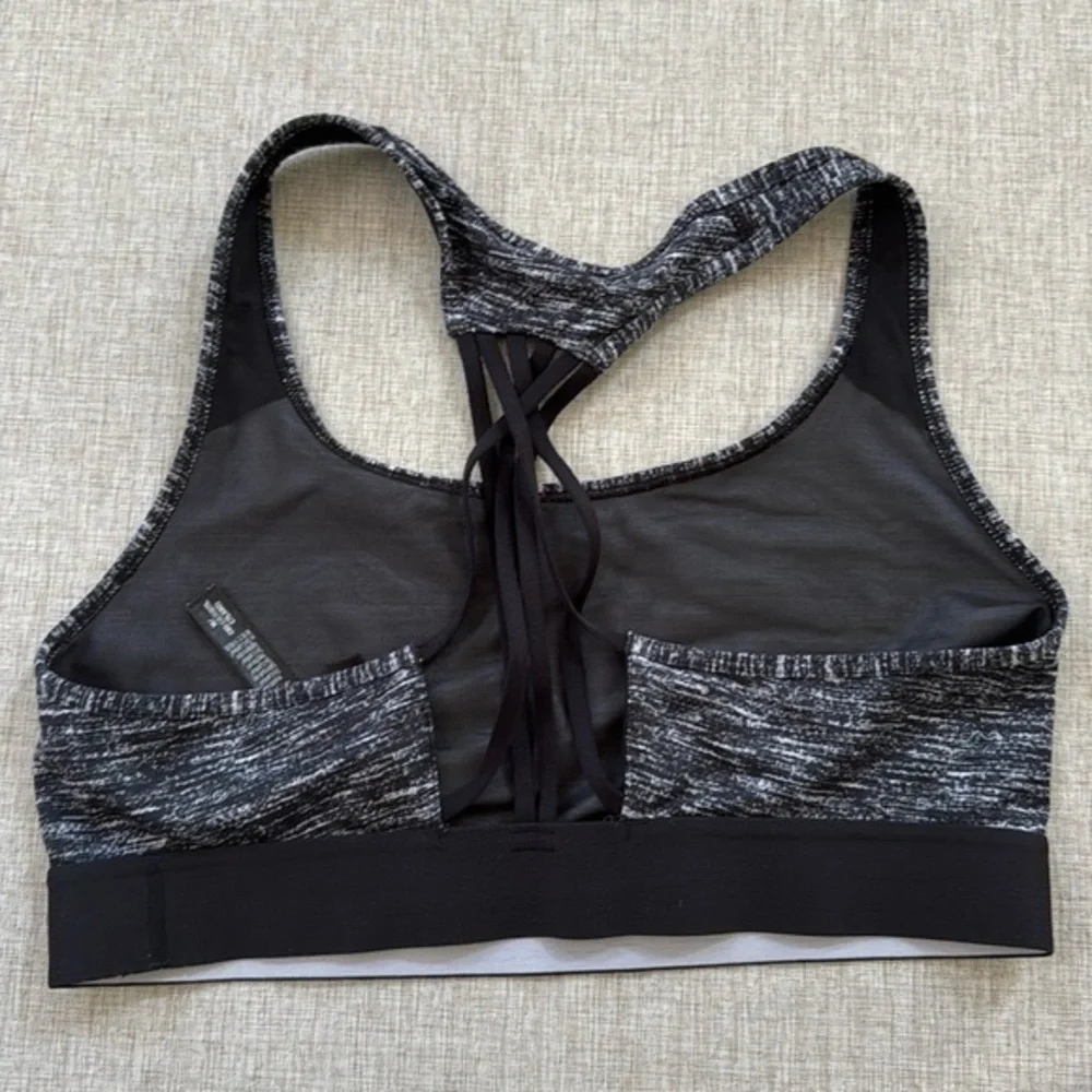 Victorias Secret Sport Bra The Player Racerback‎ black strappy gym Medium